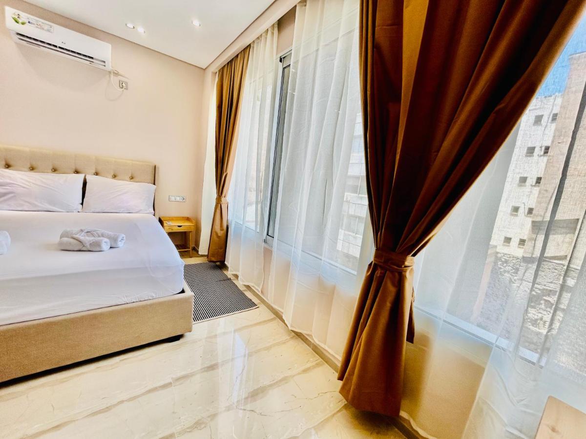Port Twins Suites No1 Piräus Exterior foto